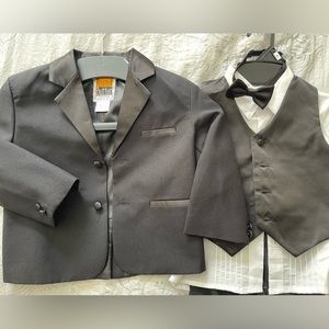 Peanut Butter Black Tuxedo size 4T